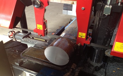 掇刀卧式带锯床加工时出现明显振荡如何排查？